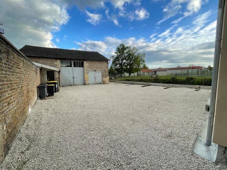 "Le Chaleureux" Appartement Pour 4 Personnes Isles-sur-Suippe Екстериор снимка